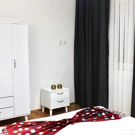 Apart-3 *